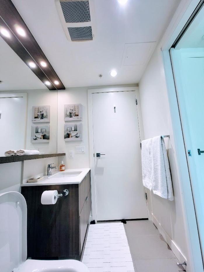 Your Perfect Escape - Modern Landmark Condo In Downtown Calgary - Free Parking- Premium Location 外观 照片