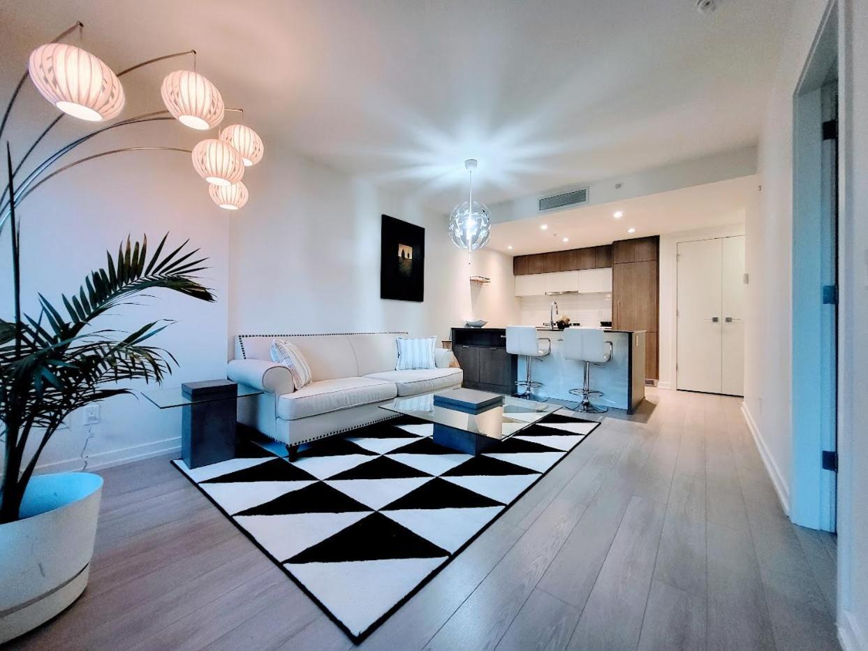 Your Perfect Escape - Modern Landmark Condo In Downtown Calgary - Free Parking- Premium Location 外观 照片