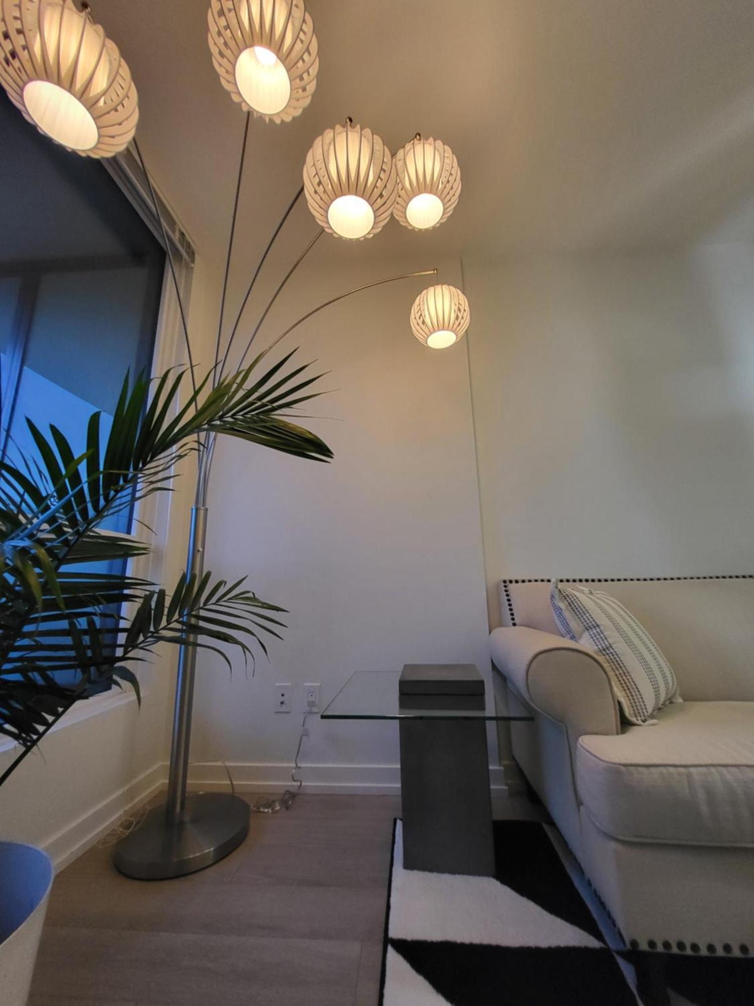 Your Perfect Escape - Modern Landmark Condo In Downtown Calgary - Free Parking- Premium Location 外观 照片
