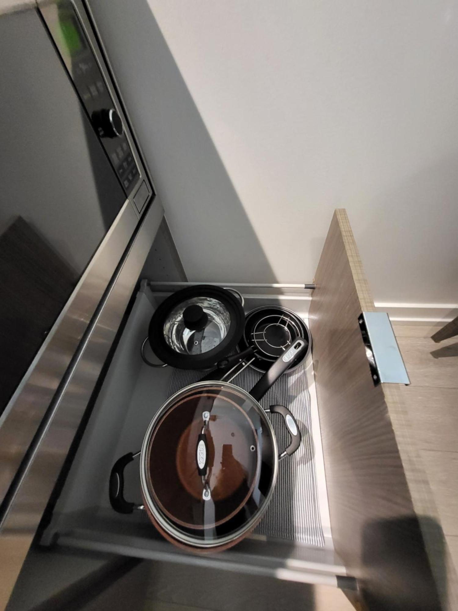 Your Perfect Escape - Modern Landmark Condo In Downtown Calgary - Free Parking- Premium Location 外观 照片