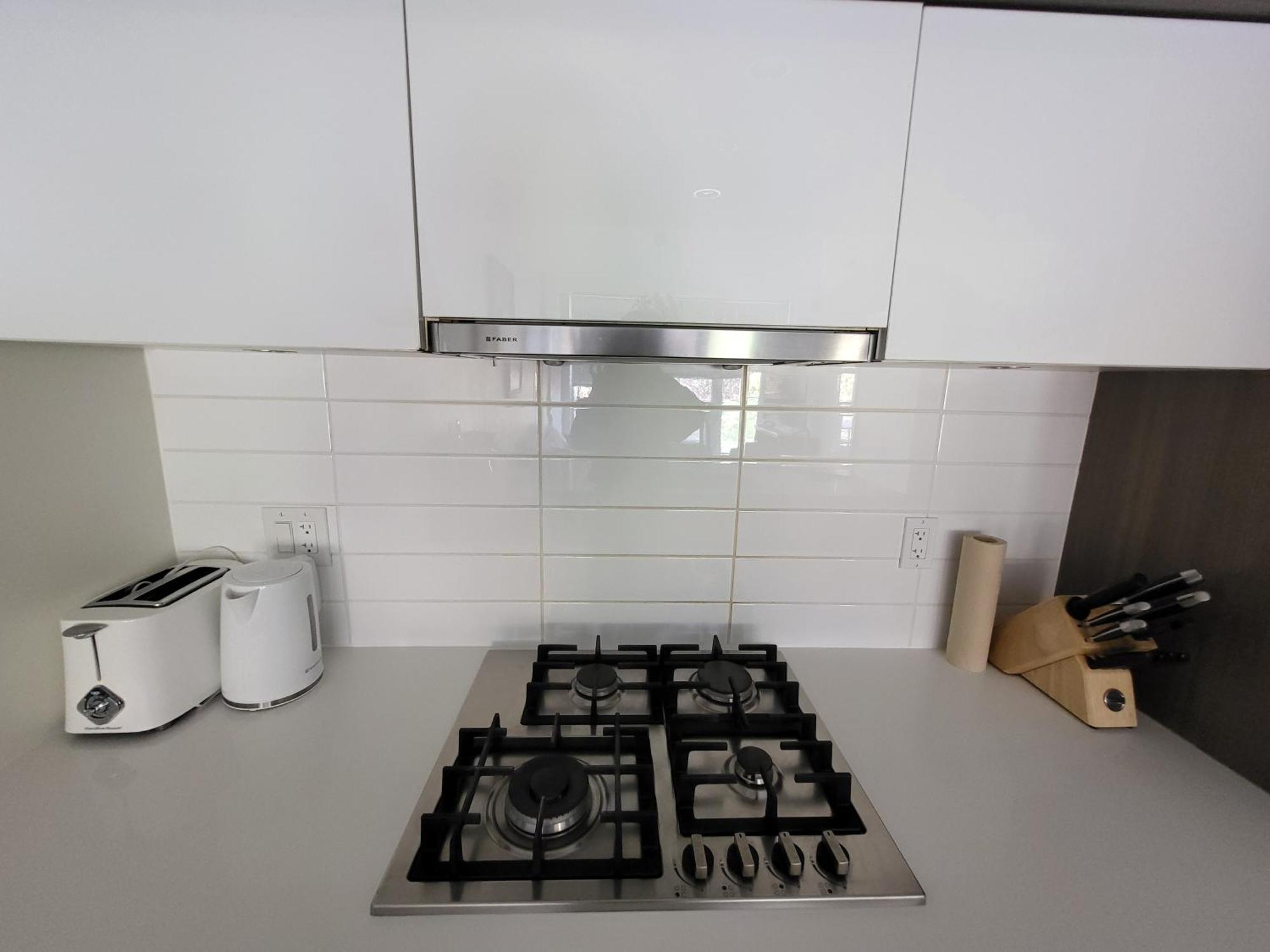 Your Perfect Escape - Modern Landmark Condo In Downtown Calgary - Free Parking- Premium Location 外观 照片